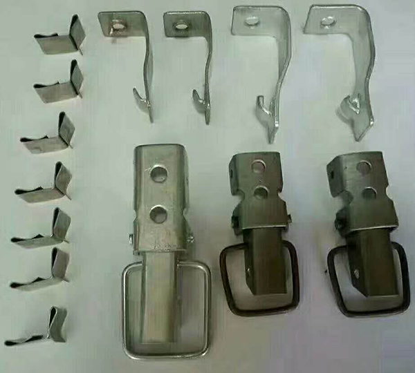 電纜橋架伸縮節(jié)在電纜橋架廠安裝時有什么用呢？